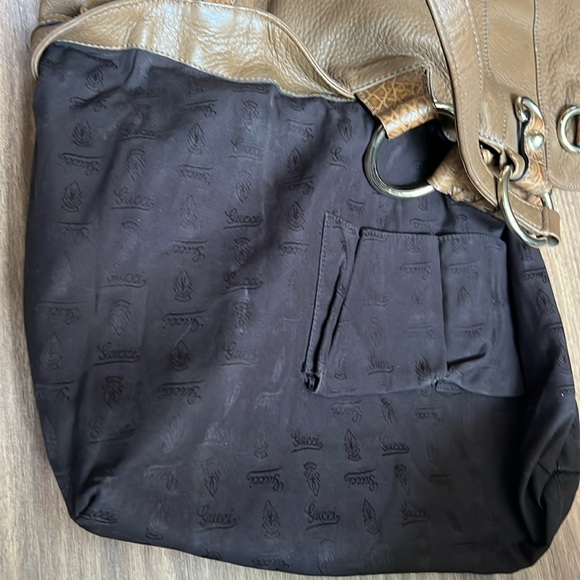 A224 - π― % authentic Gucci shoulder bag - Picture 13 of 16